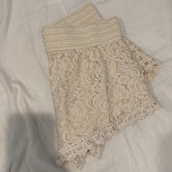 Lace Short - Picture 2 of 3